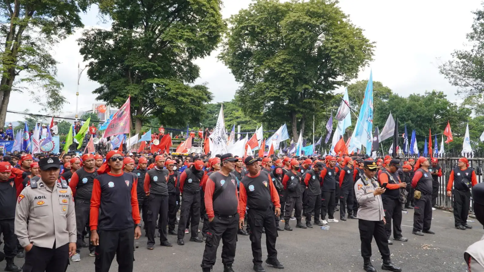 Ketua DPC FSP LEM SPSI Kab./Kota Bekasi (Hadi Maryono, S.H) Instruksikan Aksi Massa, Dorong Gubernur Jabar Terbitkan SK UMSK